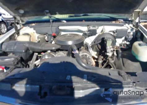 1994 Chevrolet Gmt-400 K2500 из США, поврежденный, VIN 2GCFK29K9R1277977